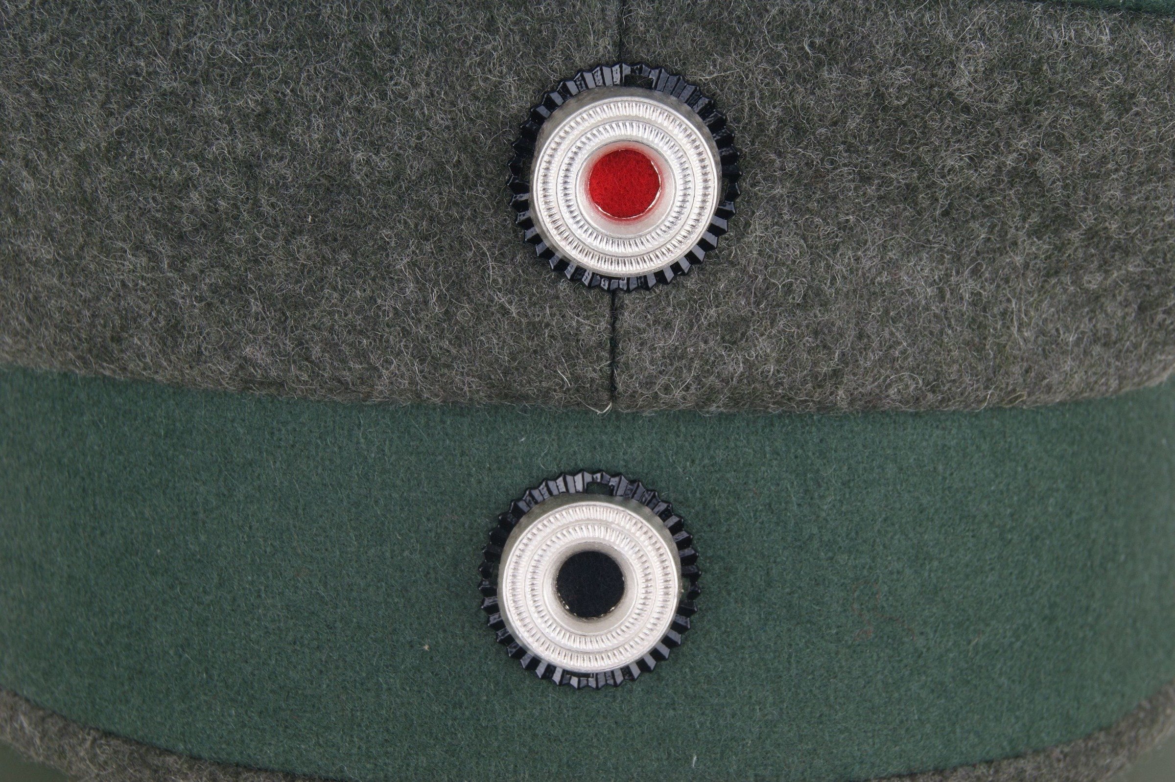 Schirmmützen des Deutschen Heeres/Visor Hats of the German Army 1935-45 Rudolf 