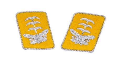 LW flying servicemen collar tabs - Hauptmann - pair - repro