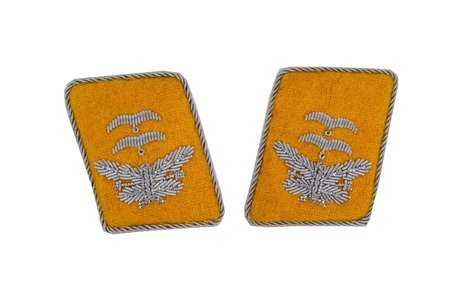 LW flying servicemen collar tabs - Oberleutnant  - pair - repro