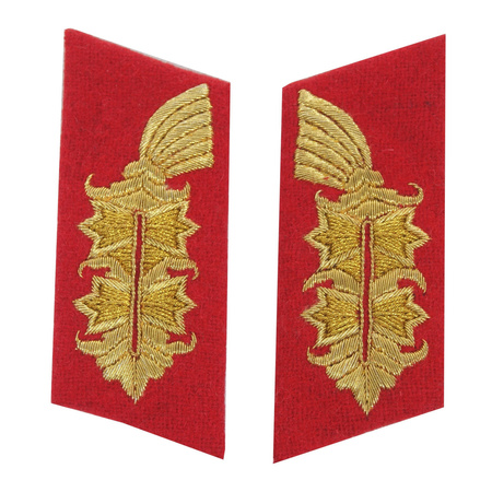 Patki generalskie - czerwone sukno