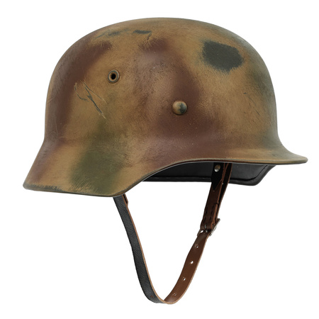 Hełm Stahlhelm M42 w kamuflażu Normandia z kalkomanią WH, postarzony