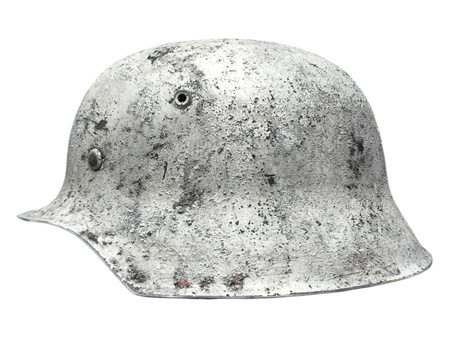 Hełm WH/SS Stahlhelm M42 w kamuflażu zimowym, mocno postarzony