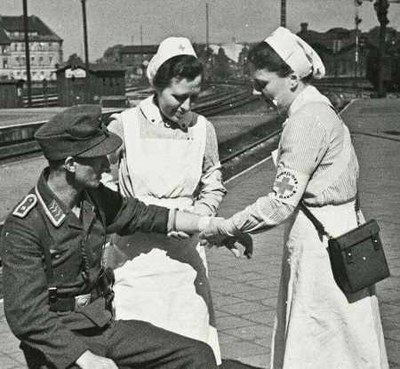 German DRK nurses uniform set - repro