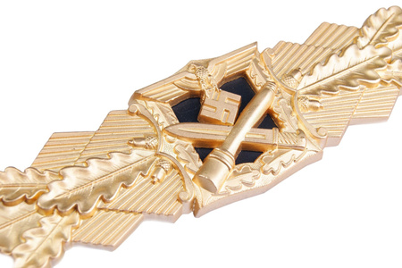 Close Combat Clasp - golden - repro