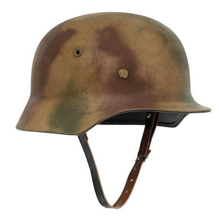 Hełm Stahlhelm M40 w kamuflażu Normandia z kalkomanią WH, mocno postarzony