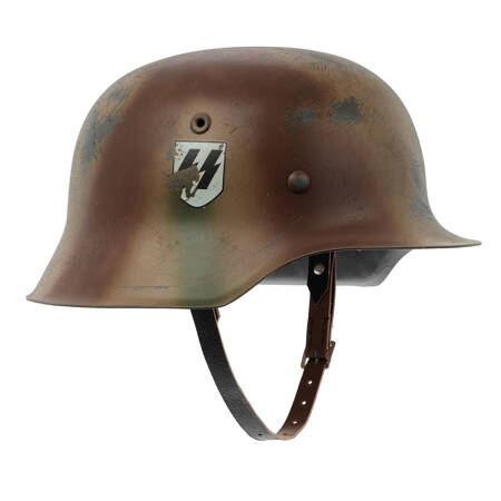 Hełm Stahlhelm M42 w kamuflażu Normandia z kalkomanią SS, mocno postarzony