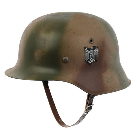 Hełm Stahlhelm M42 w kamuflażu Normandia z kalkomanią WH, lekko postarzony